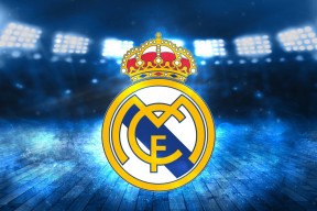 FIFA世界盃最新消息-莱万多夫斯基跨界回归！雄鹿主场惊现足球巨星，首秀状态炸裂观众沸腾